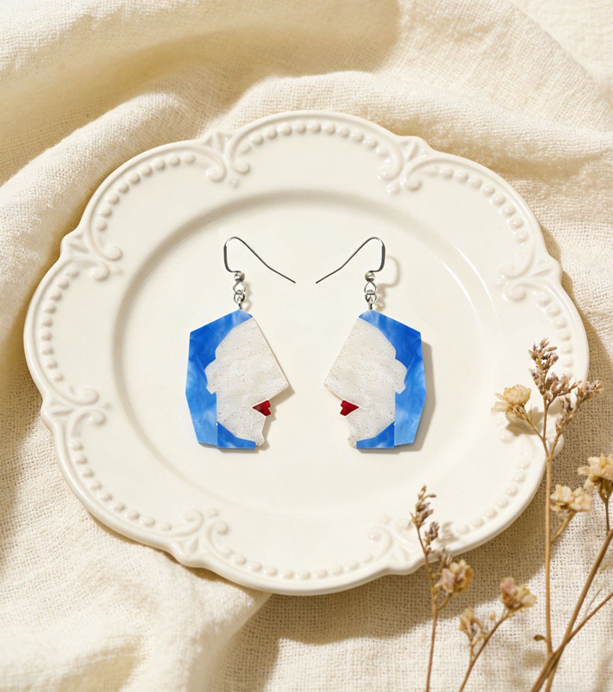 deco queen earrings - match much product image 4